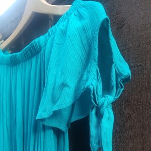NWOT Gorgeous Turquoise Maxi Dress!